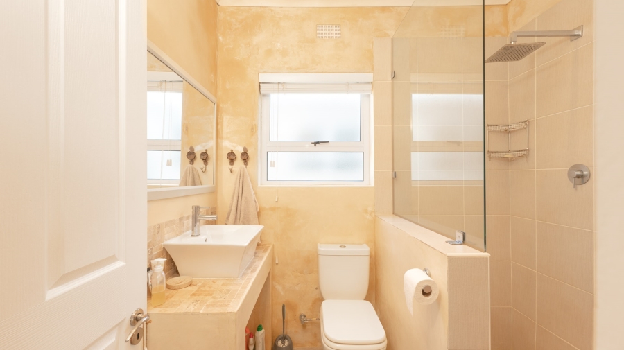 6 Bedroom Property for Sale in Agulhas Western Cape